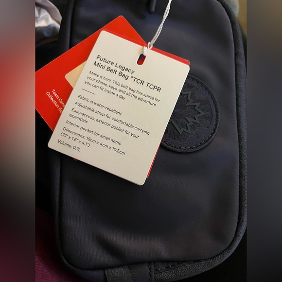 NWT Lululemon Future Legacy Mini Belt Bag - Picture 4 of 4